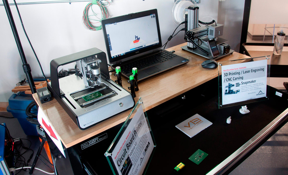 Venture 13 Maker Lab - Circuit Board and 3D printers